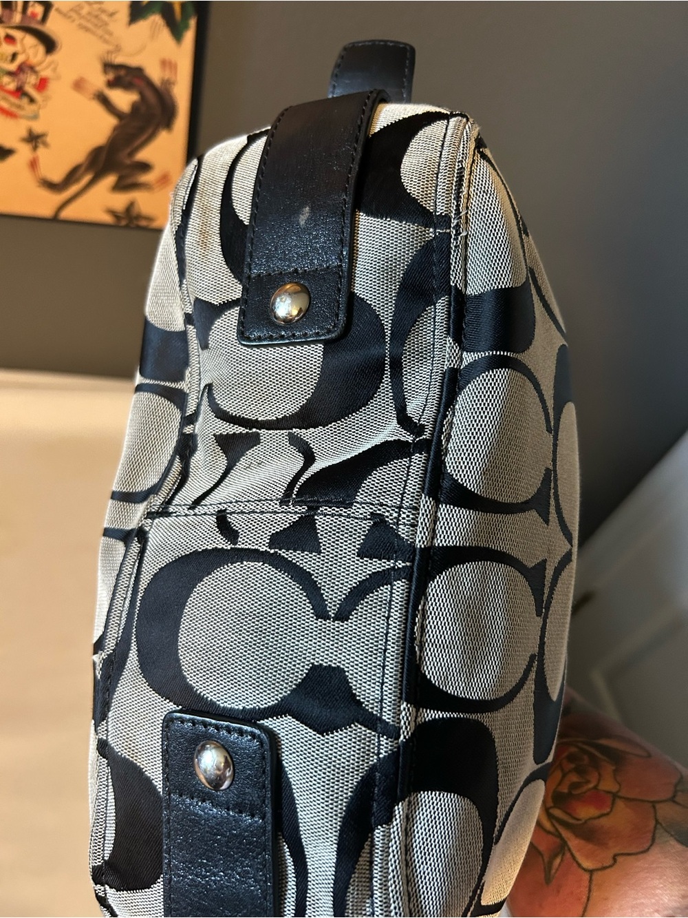 Coach Signature Zoe Hobo Shoulder Bag in Very Good Condition - Picture 6 of 8